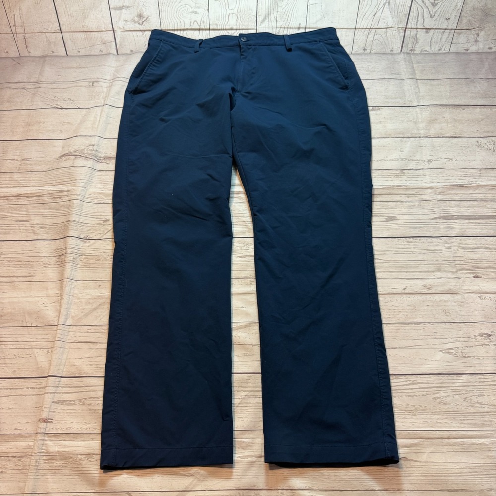 Under Armour Blue Chino Golf Pants Athleisure Men's Size 40x32 (Fits‎ 38x31)